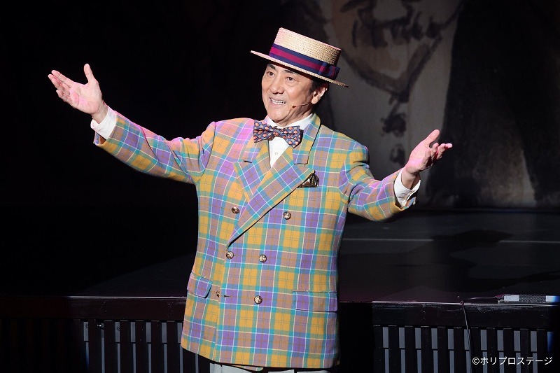 榎本健一役：市村正親