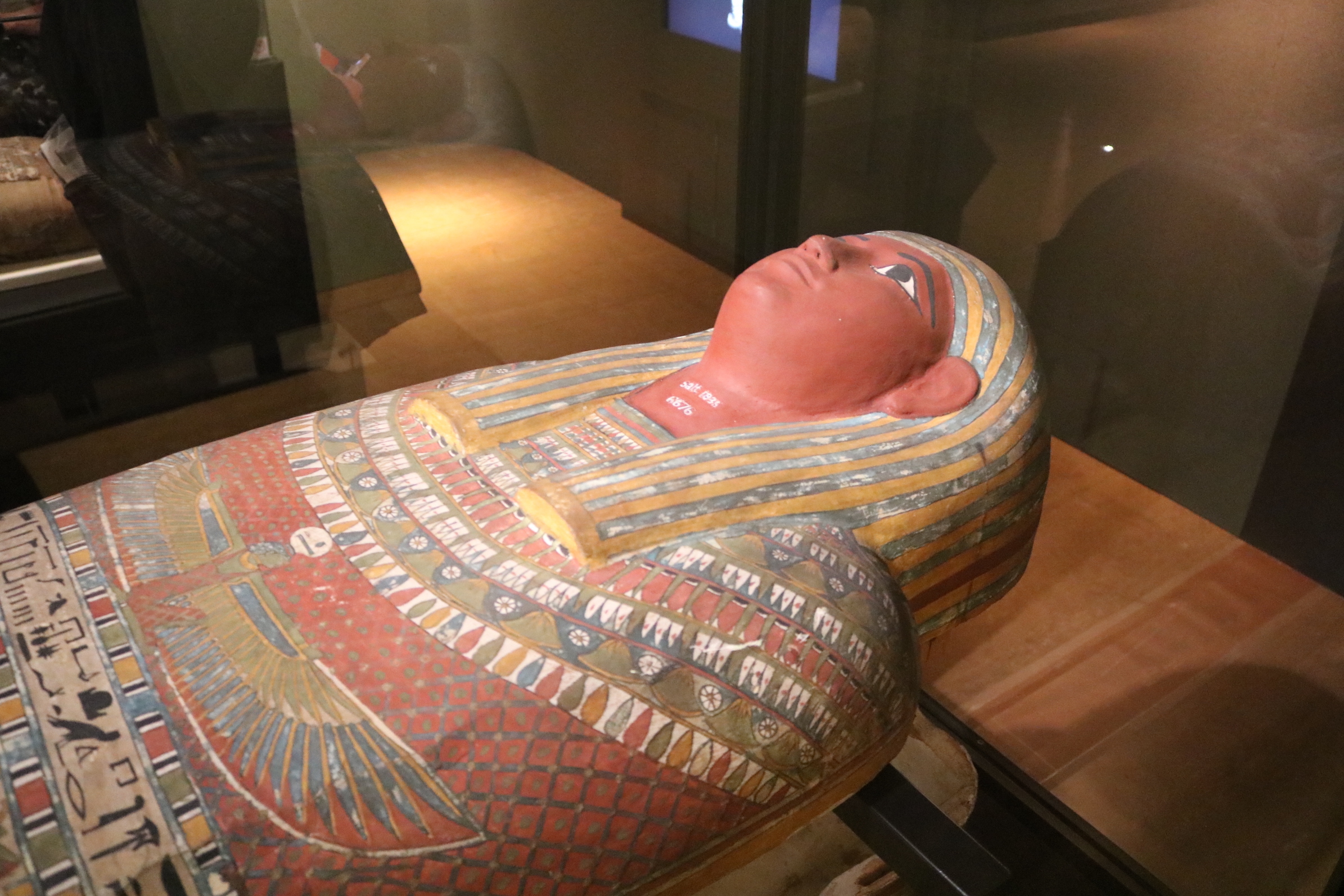 「ペンアメンネブネスウトタウイの内棺」　前700年頃