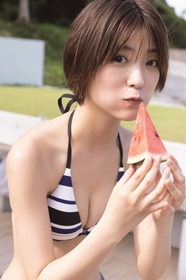 女優・工藤美桜が体のラインきわ立つ水着など6つの衣装で“夏”を楽しむ デジタル写真集『秘密の夏休み』先行カットを公開