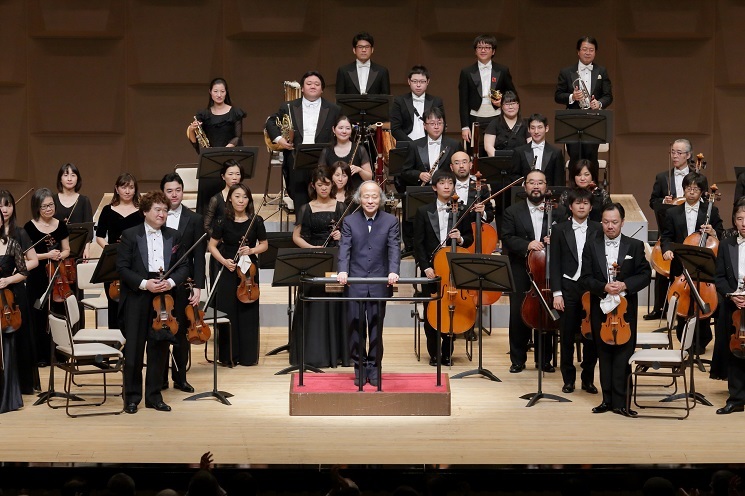 大阪フィルハーモニー交響楽団をよろしくお願いします！ (C)飯島隆
