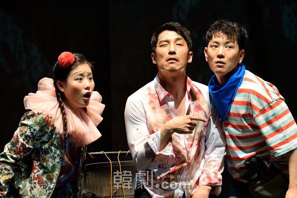 （写真左から）スンイ役のキム・ユンジ、カン社長役のチ・ヒョンジュン、ビョング役のチョン・ウォニョン