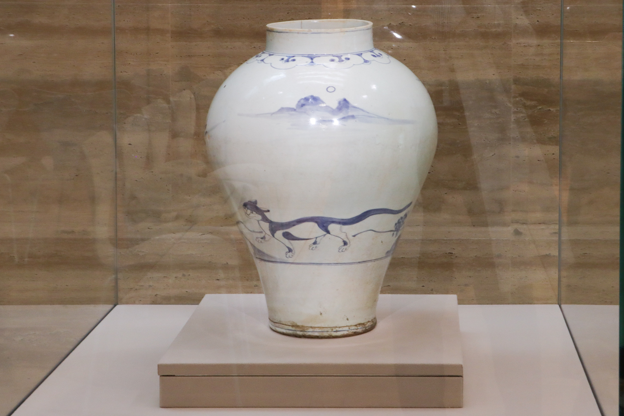 「青花虎鵲文壺」 朝鮮時代 18世紀後半