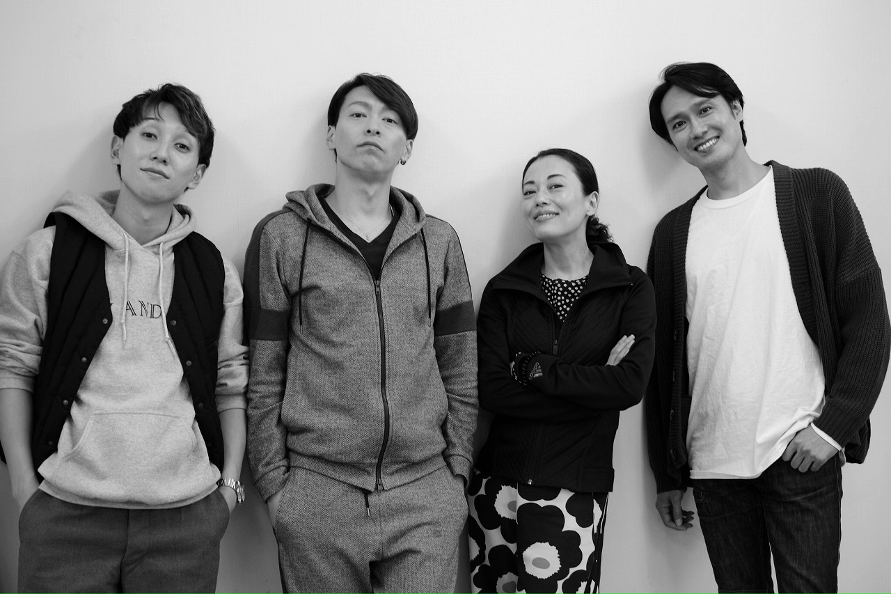 撮影を担当してくださった染谷洸太さんとともに！　（左から）染谷洸太、東山光明、池田有希子、大沢健