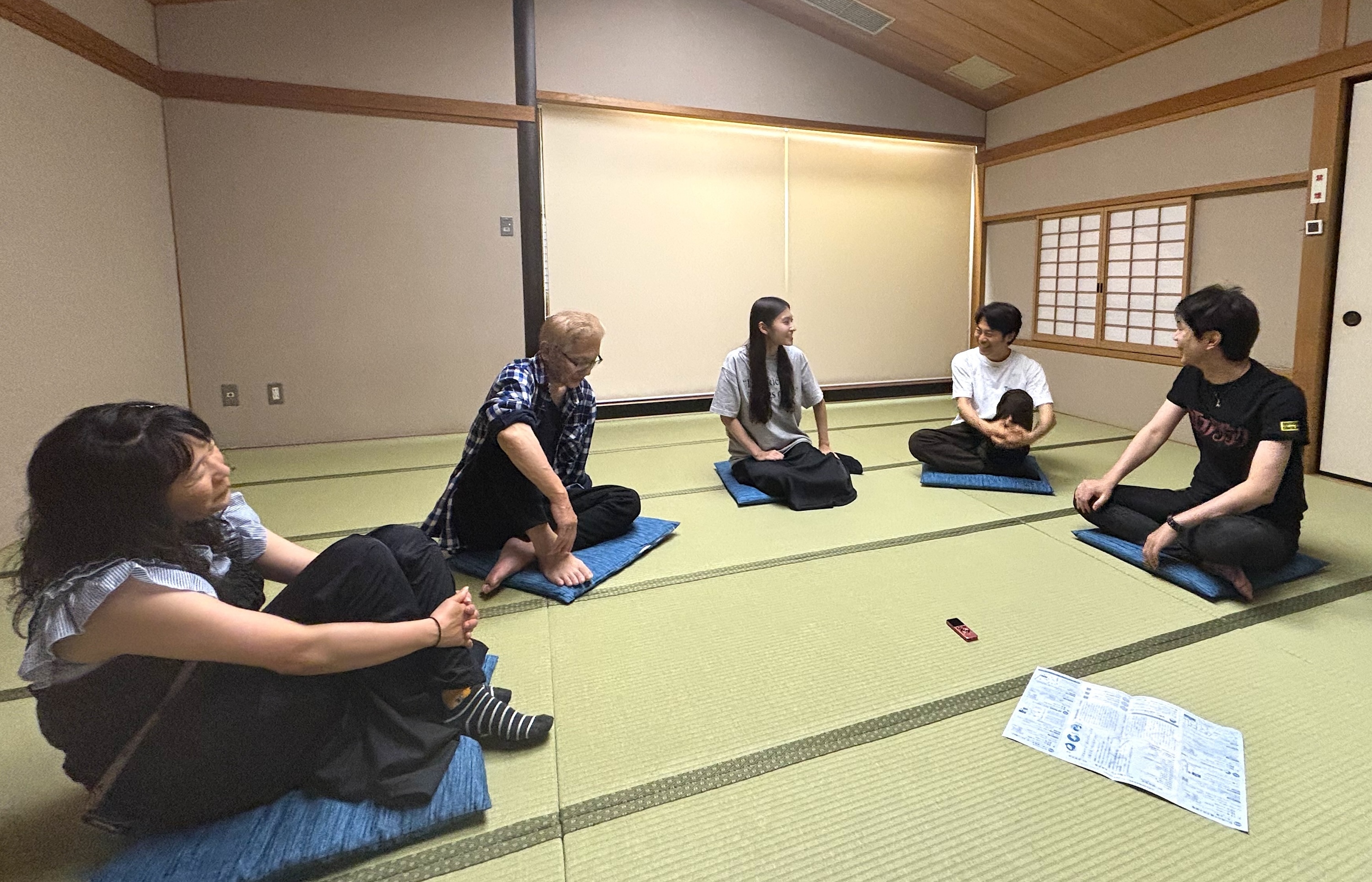 座談会の様子。左から・宮璃アリ、小熊ヒデジ、加藤玲那、菅沼翔也、諏訪哲史