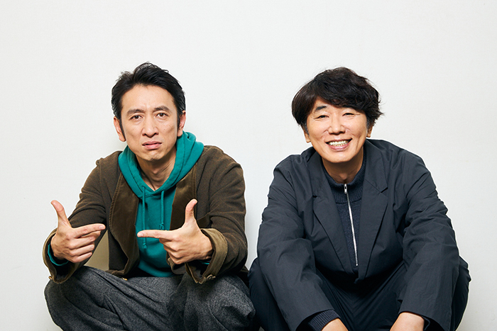 （左から）岩井秀人、ユースケ・サンタマリア