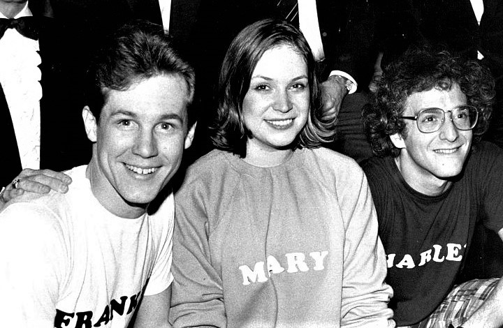 『メリリー・ウィー・ロール・アロング』、1981年のブロードウェイ初演キャスト。左からジム・ウォルトン（フランク）、アン・モリソン（メアリー）、ロニー・プライス（チャーリー） Photo Courtesy of Jim Walton
