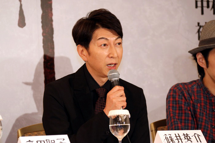 篠井英介