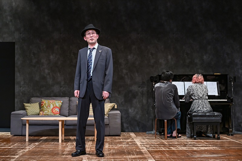 左から じろう（シソンヌ）、中山求一郎、三木万侑加