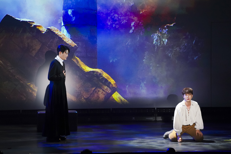 『ナルチスとゴルトムント～知と愛～』（撮影：友澤綾乃）