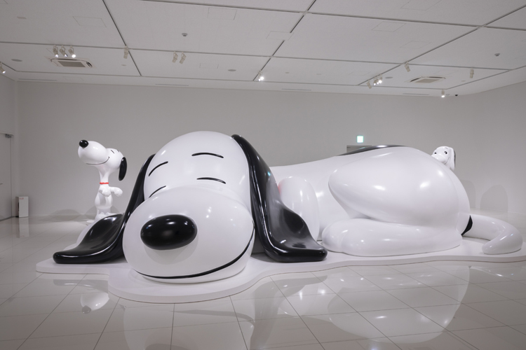 常設展「スヌーピー・ルーム」 の巨大スヌーピーは必見（オフィシャル提供）(C) Peanuts Worldwide LLC