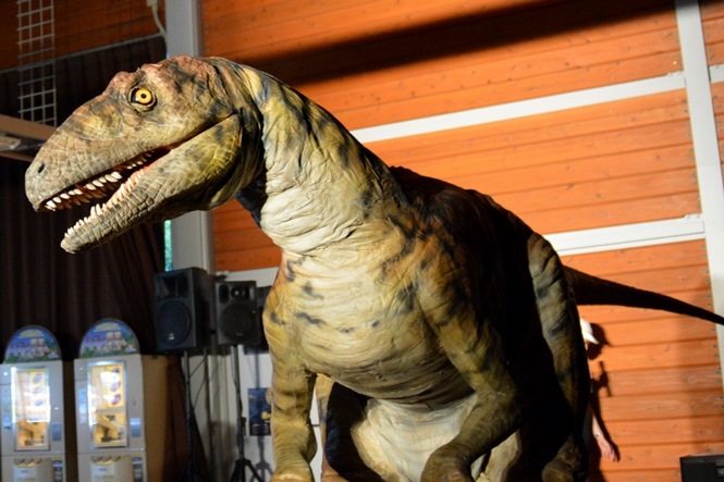 迫力の恐竜ライブには、3頭の恐竜が登場！　