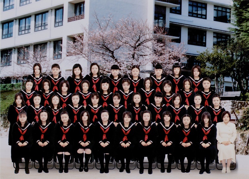 澤田知子《School Days/A》2004年、東京都写真美術館蔵［参考図 版］