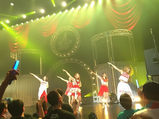 「9nine LIVE CIRCUIT 2015 ADVANCE」大阪・サンケイホールブリー公演の様子。（提供：レプロエンタテインメント）