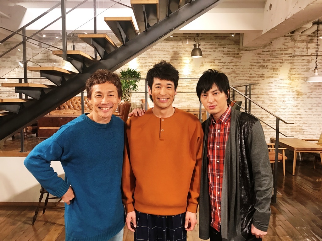 左から、KEMURI・伊藤ふみお、佐藤隆太、塚本高史