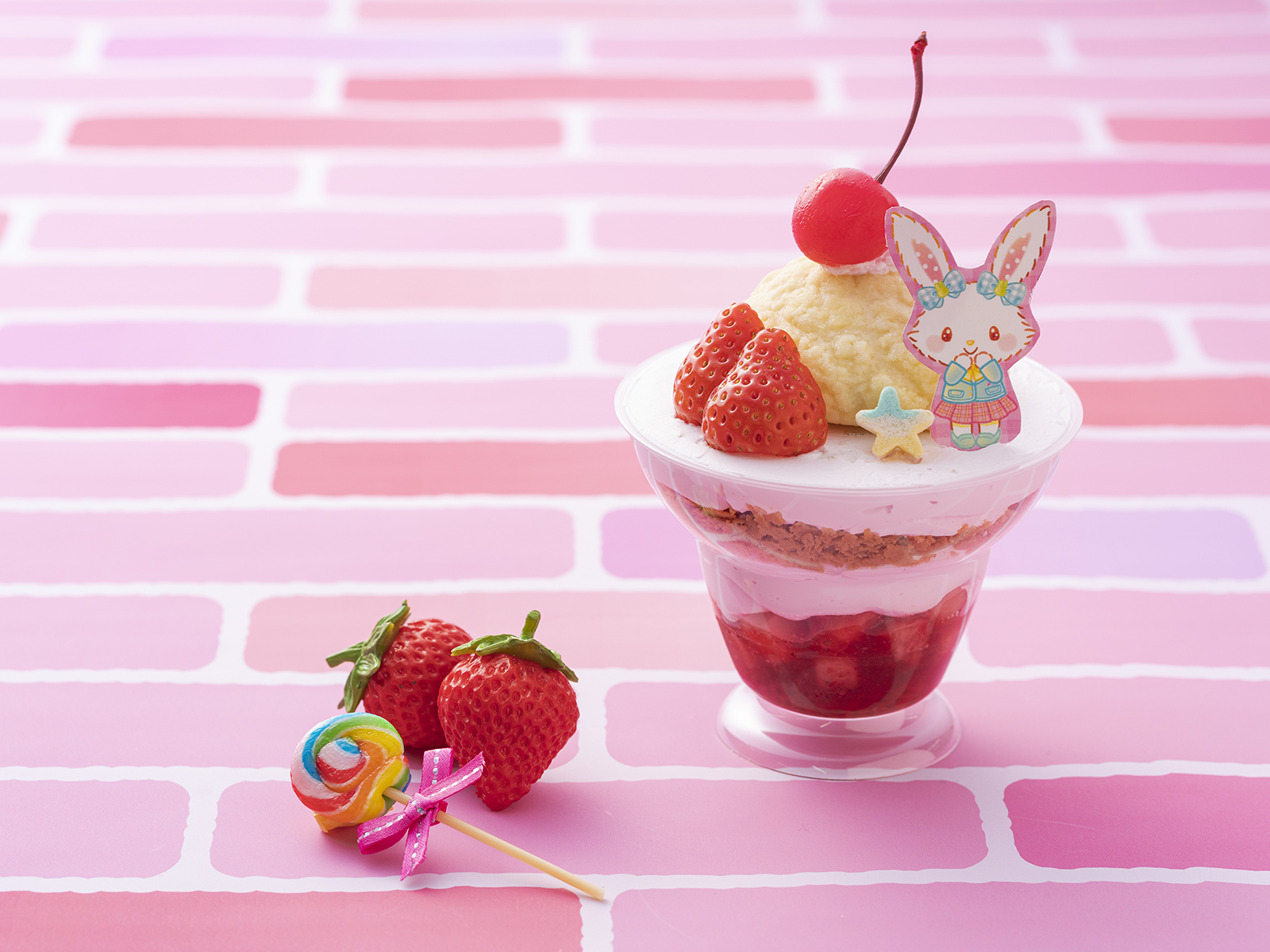ウィッシュミーメルをモチーフにした「ドキドキ♡いちごパフェ」__900円(税込)