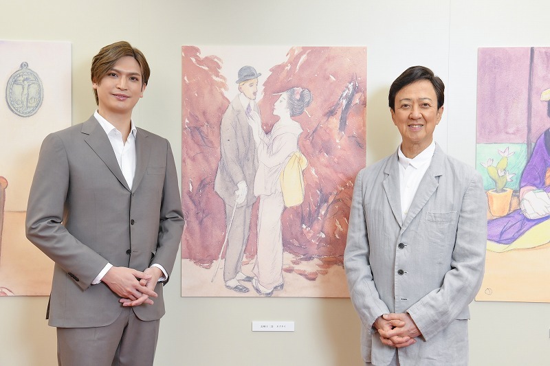 左より、小波津亜廉、坂東玉三郎