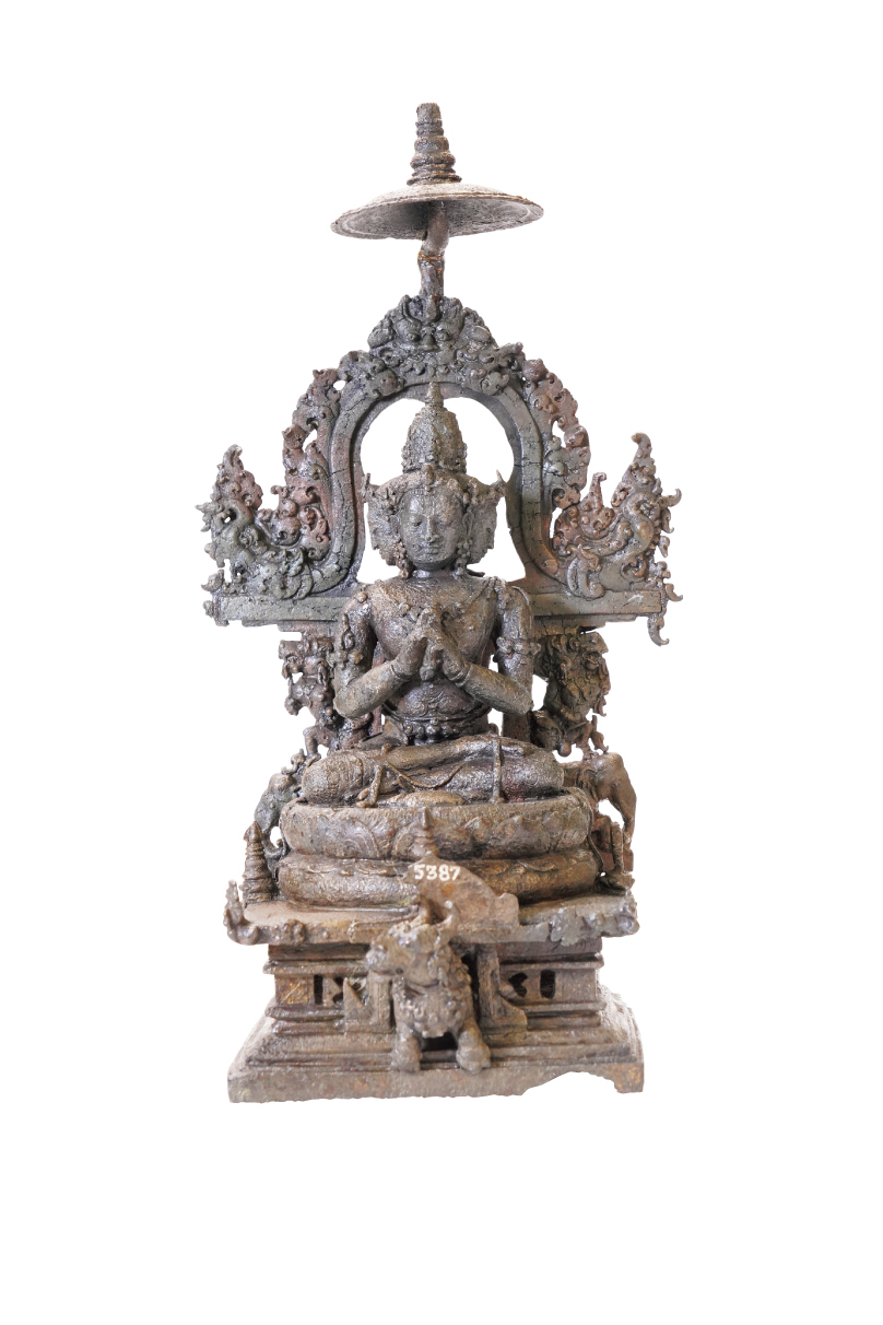 金剛界曼荼羅彫像群（ガンジュク出土）のうち「四面毘盧遮那如来」　東部ジャワ期（10世紀）インドネシア国立中央博物館