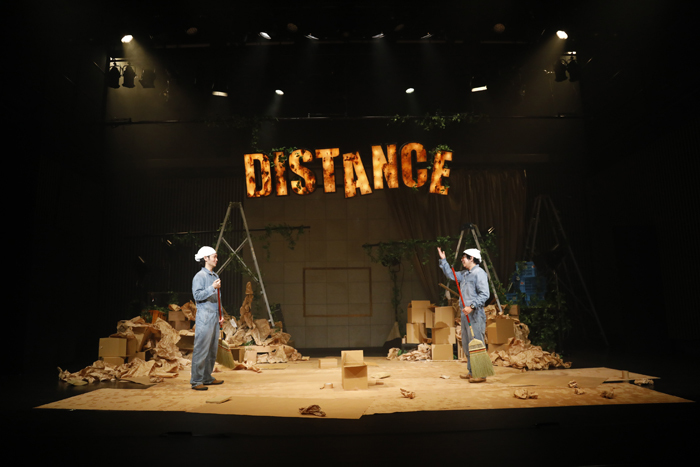 本多劇場グループnext「DISTANCE-TOUR-」北九州公演　舞台写真より 写真：杉和博