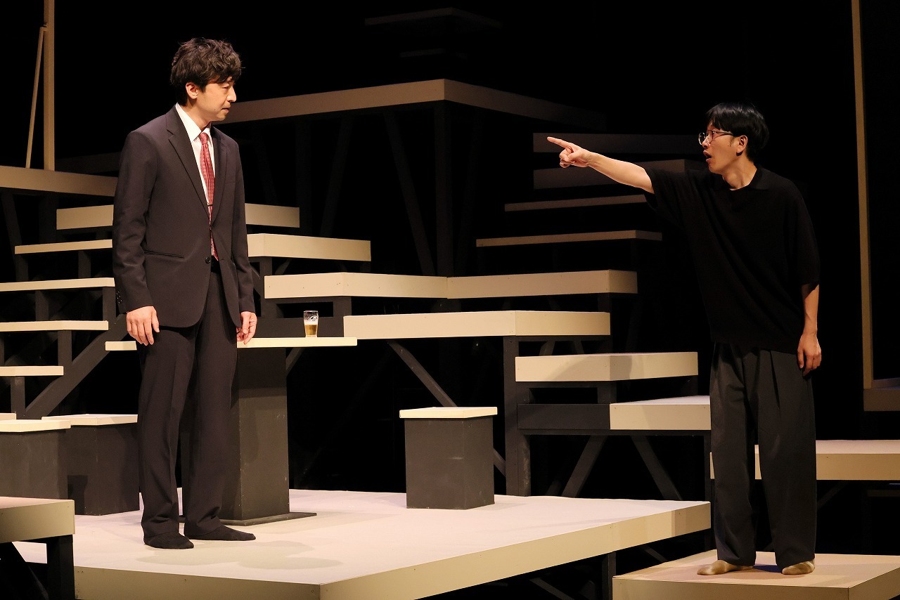（左から）近藤フク、富川一人 　　　　　　　撮影：木村洋一