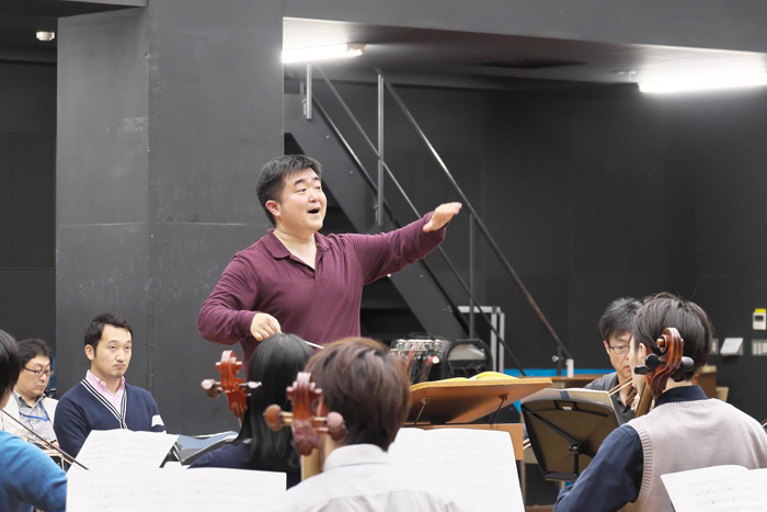 オーケストラ・リハーサル（指揮は園田隆一郎） ©Naoko Nagasawa