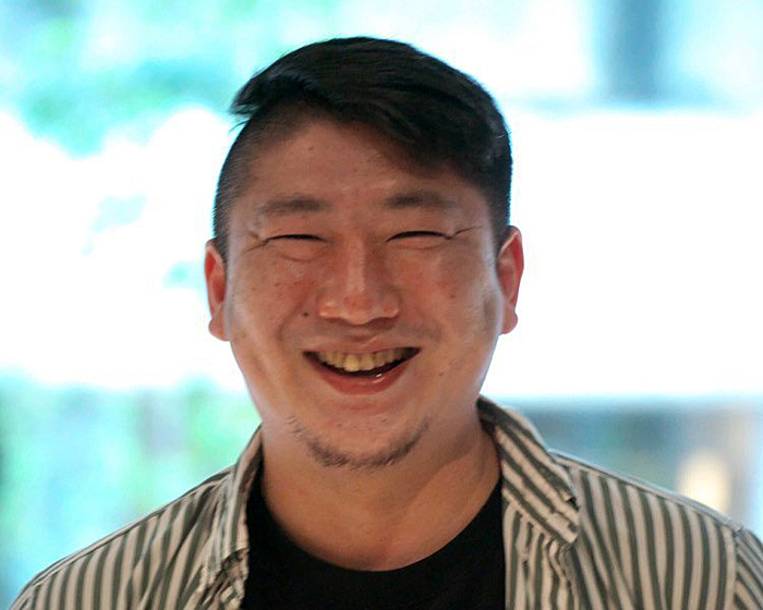 劇団ビーチロック、新井章仁