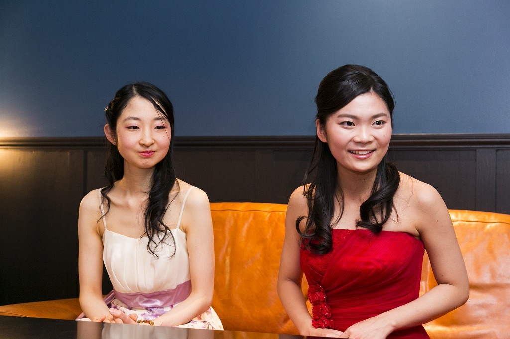 （左から）須関裕子、土岐祐奈