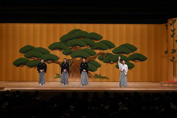 『歌舞伎の講釈』左から片岡愛治郎、片岡佑次郎、片岡千太郎、旭堂南龍