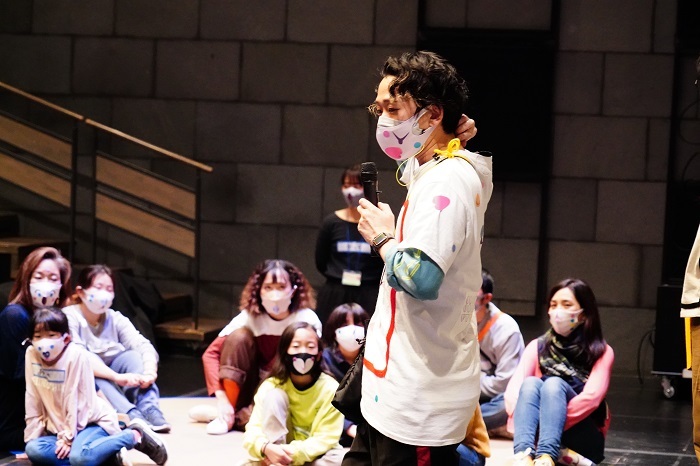  子どものためのリーディング＋ワークショップ公演『ホーム』 撮影：田中亜紀