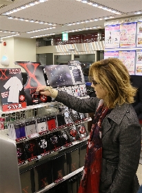 YOSHIKI ローソンで「X JAPANくじ」に挑戦