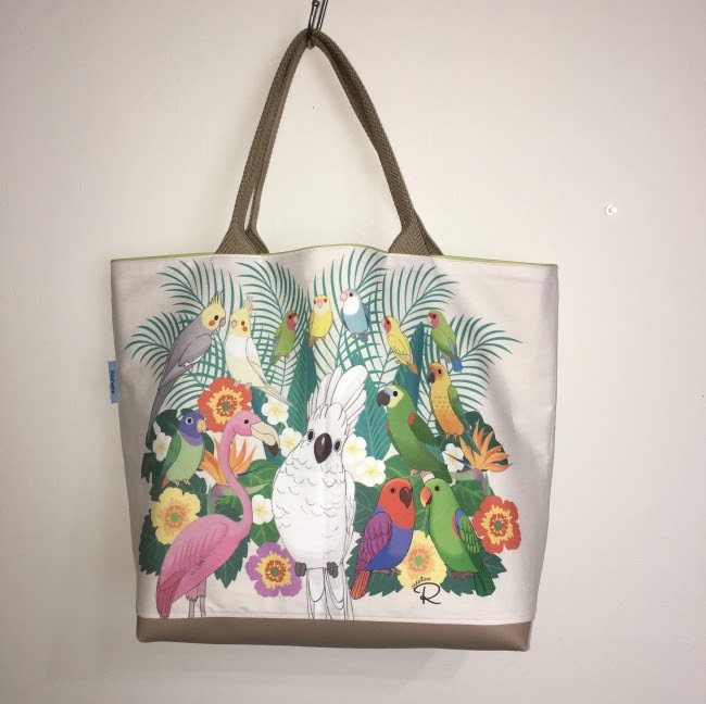 【アトリエ Rumi Yumi】トロピカルバーズ・トートバッグ 12,960円（税込）