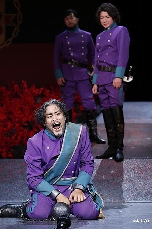 手前）横田栄司（撮影：渡部孝弘）