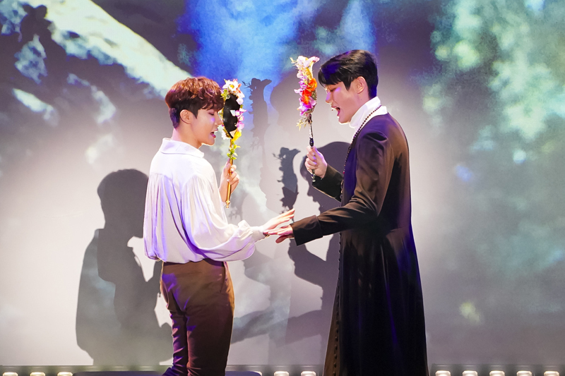 『ナルチスとゴルトムント～知と愛～』（撮影：友澤綾乃）