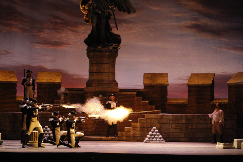 フランコ・ゼッフィレッリ版『トスカ』 （Photo： C. M. Falsini／Teatro dell'Opera di Roma）