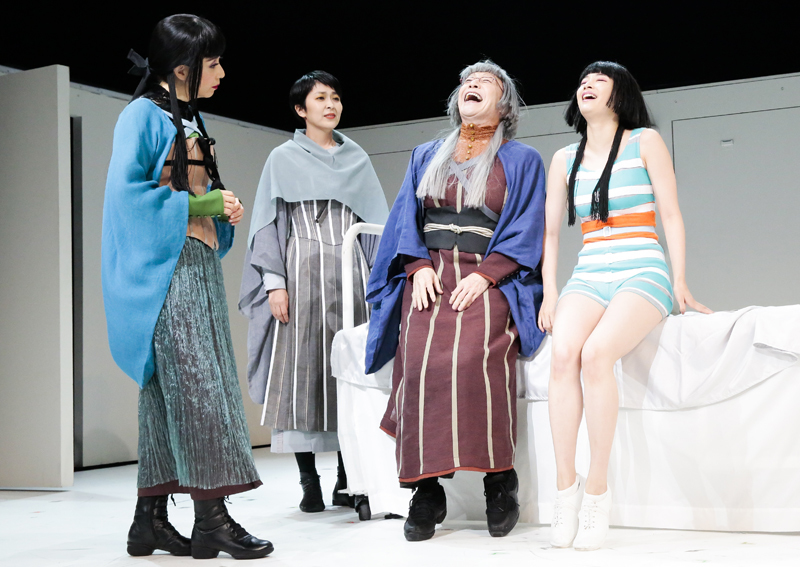 NODA・MAP第25回公演『Q』: A Night At The Kabuki（撮影：篠山紀信）