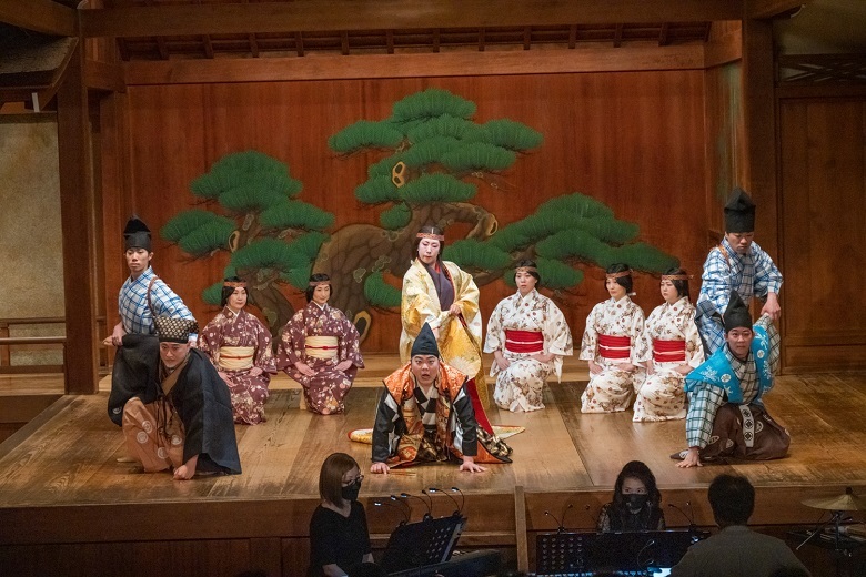 堺シティオペラ特別公演　「赤い陣羽織」（2022.5 大槻能楽堂） 　　写真提供：堺シティオペラ