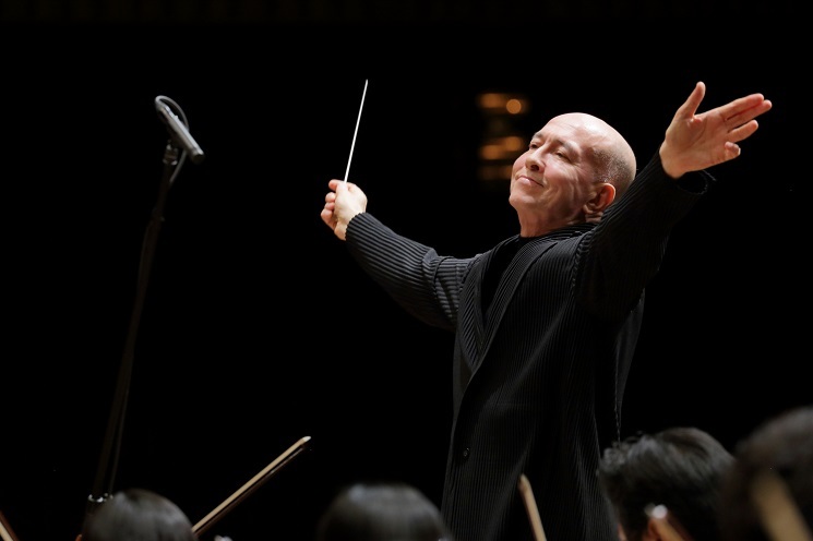 元首席指揮者 井上道義の指揮するストラヴィンスキー「春の祭典」がネットで観れるチャンス！ (C)飯島隆