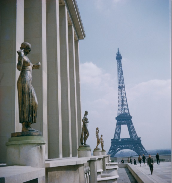 清川泰次撮影（パリにて）1954年 世田谷美術館蔵
