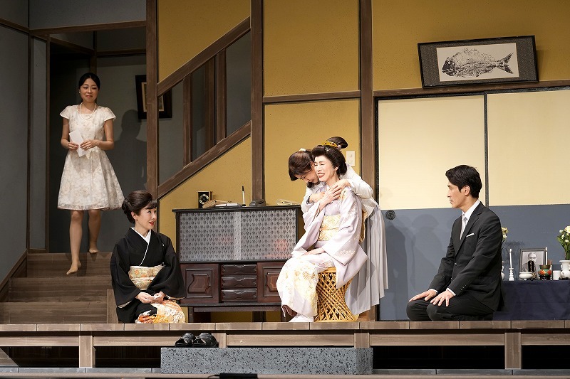 左から上脇結友、瀬戸摩純、小林綾子、久本雅美、丹羽貞仁
