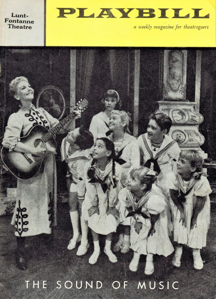 初演のプレイビル表紙は、〈ドレミの歌〉のシーン