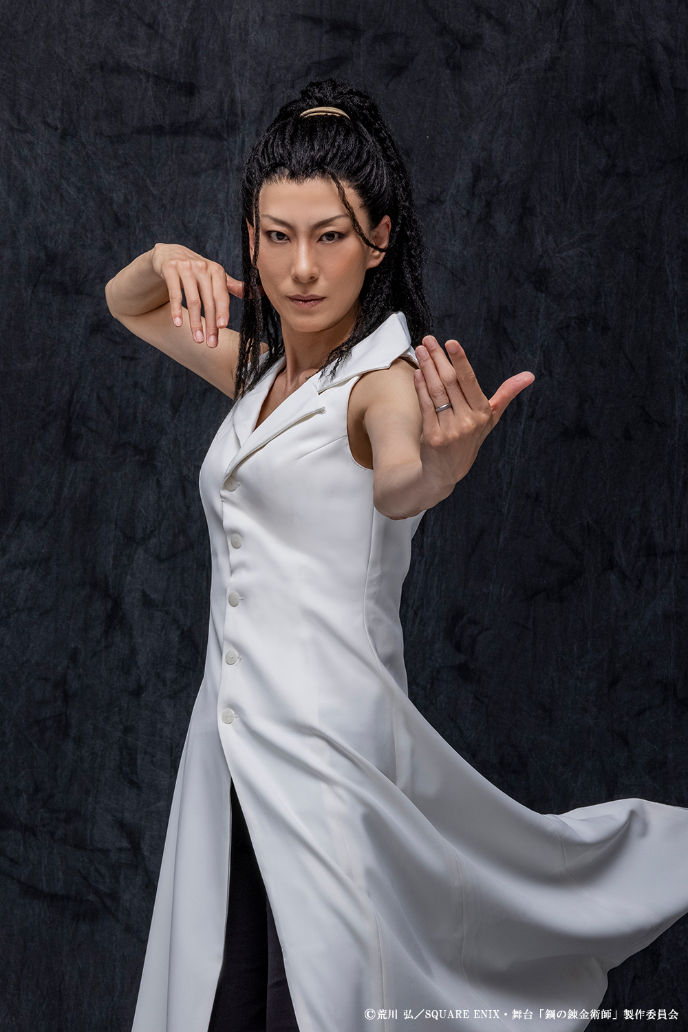 イズミ・カーティス：小野妃香里