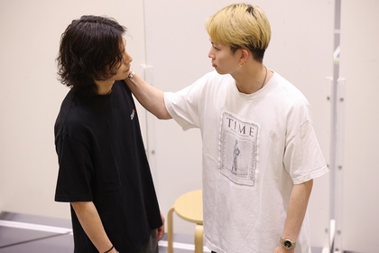 舞台『Too Young』稽古場レポート＆日澤雄介（演出）のコメントが公開——孤独にさせない、覚悟と優しさの物語