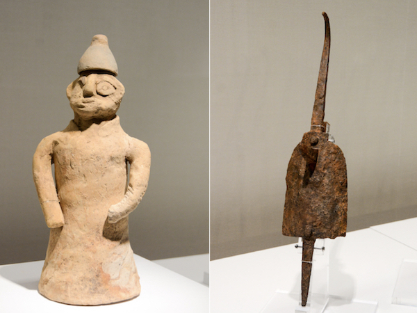 右／《鉤鑲（こうじょう）》　後漢〜三国時代（蜀）・3世紀　綿陽市博物館蔵