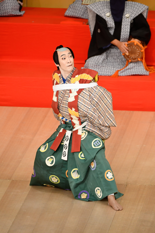令和2年8月歌舞伎座『棒しばり』太郎冠者＝坂東巳之助　 ／（C)松竹