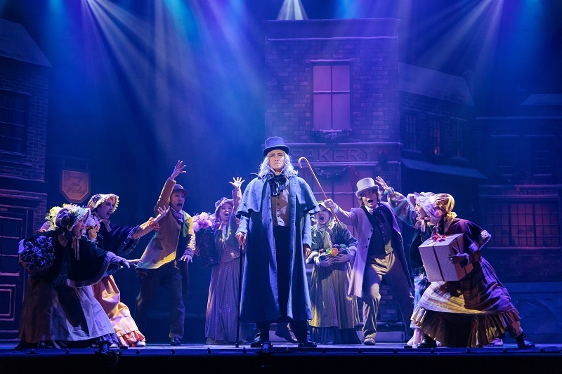 ミュージカル 『クリスマス・キャロル』～ National Tour 2025～　舞台写真