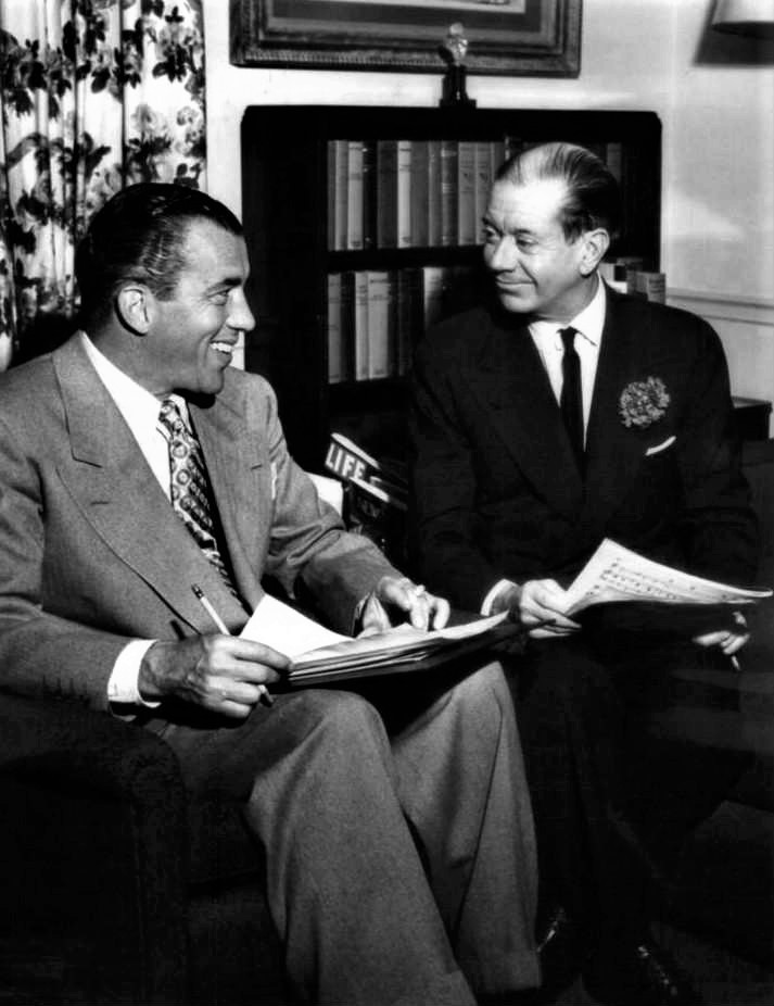 1952年にテレビ出演した際のコール・ポーター（右）。左は司会者のエド・サリヴァン