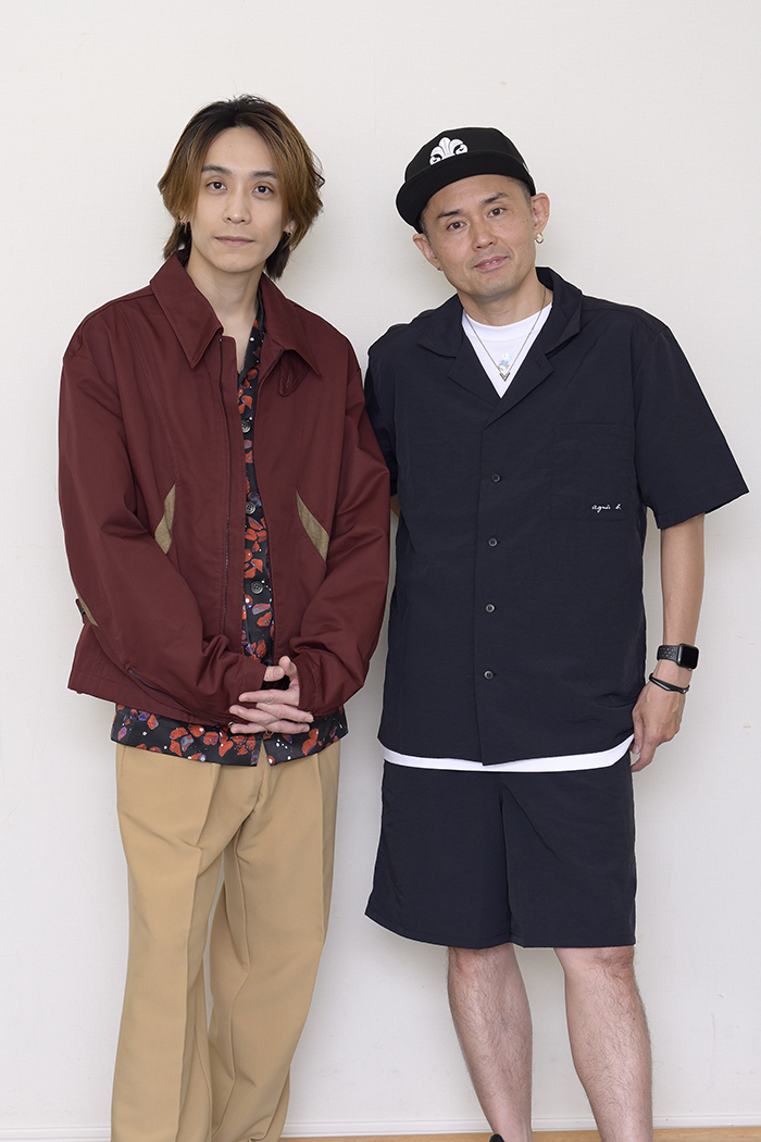 （左から）平間壮一、TETSUHARU