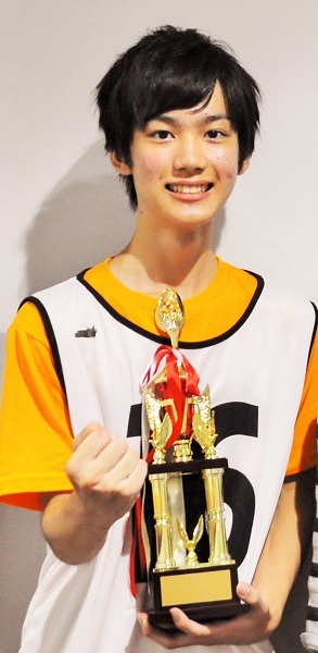 グランプリを受賞した高校2年生の田中亨