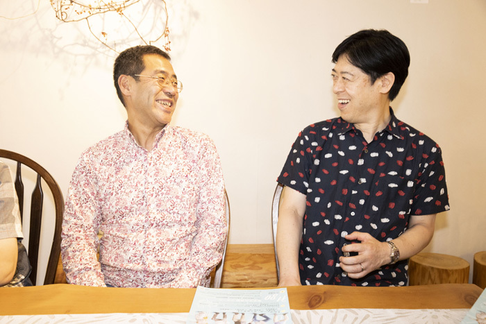 左から　彦坂眞一郎、田中靖人