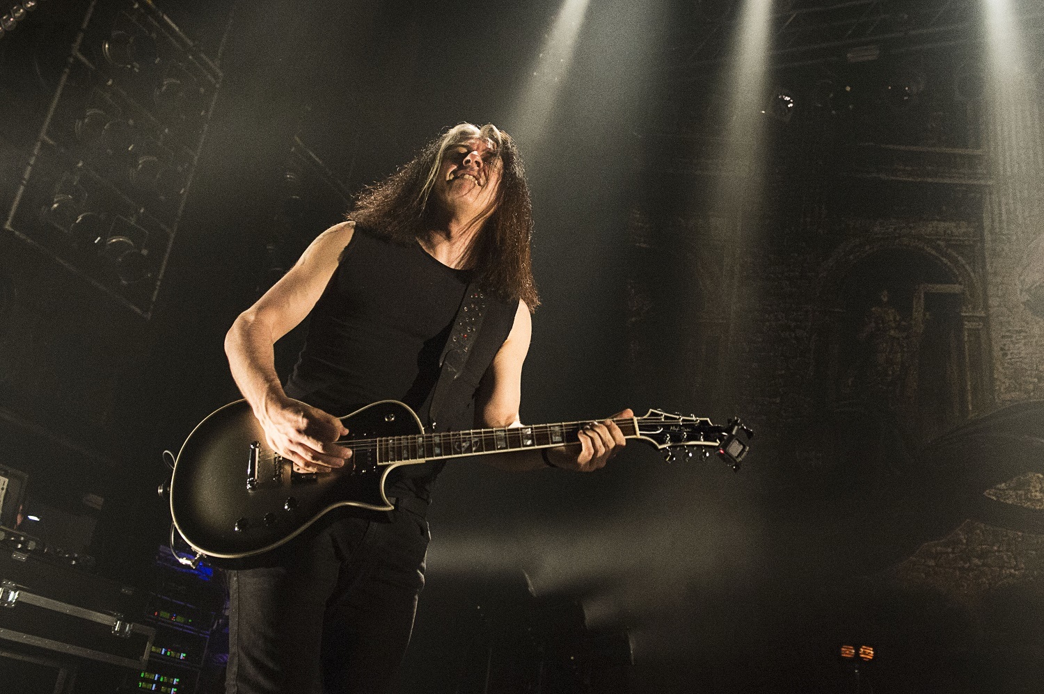 TESTAMENT 写真: Mikio Ariga 協力：Ward Records