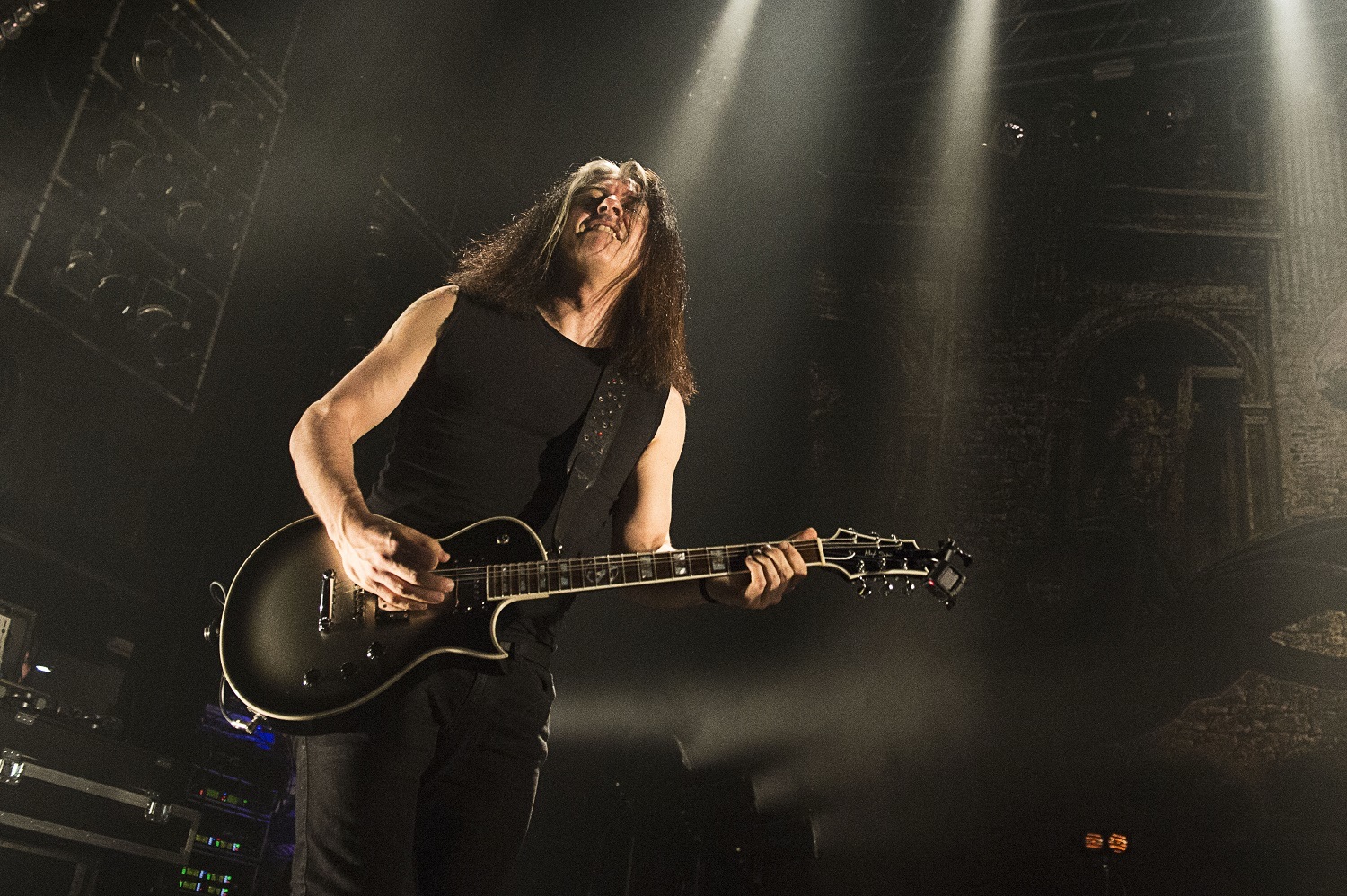 TESTAMENT　写真: Mikio Ariga 協力：Ward Records